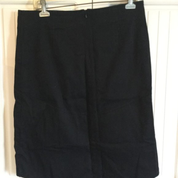 Emily strange skirt - Picture 2 of 3